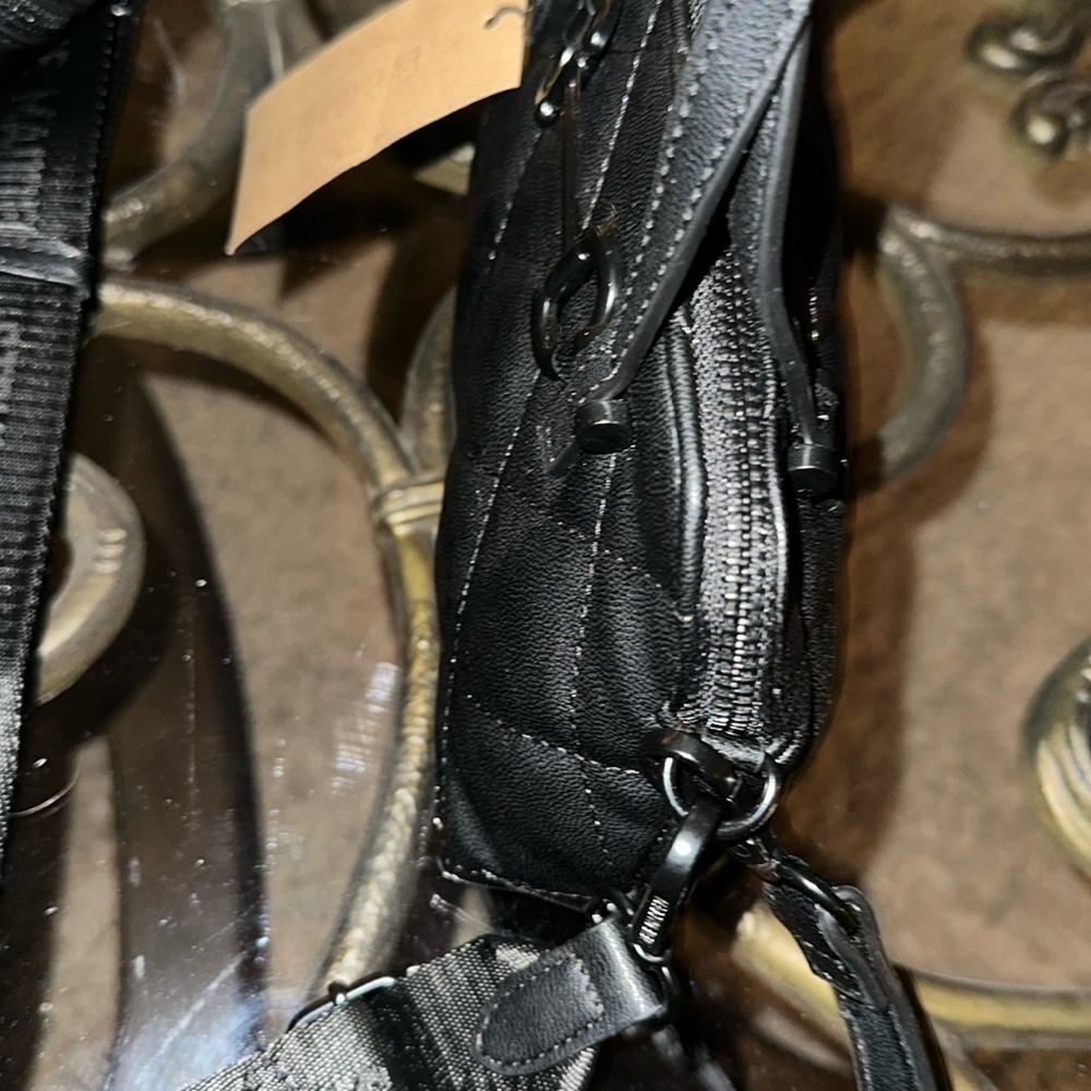 Steve Madden❤️ Bkola satchel / crossbody / shoulder bag with Airpod case. NWT - Picture 4 of 8